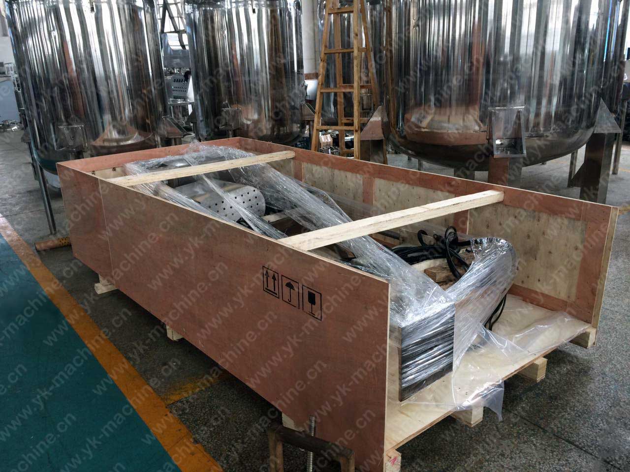 LR1000 高剪切均质机发往丹麦